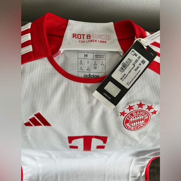 Adidas Authentic FC Bayern Munich 23/24 Home IB1478 Soccer Jersey Women’s Sz: M - Picture 4 of 6